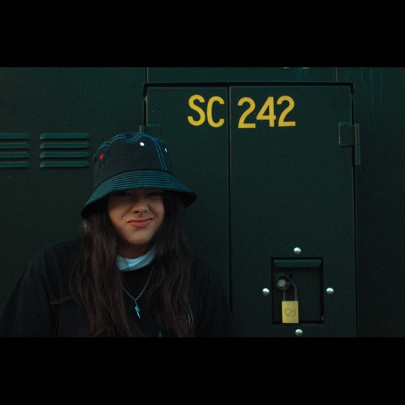 Meet your Posher, Raquel - Picture 1 of 1